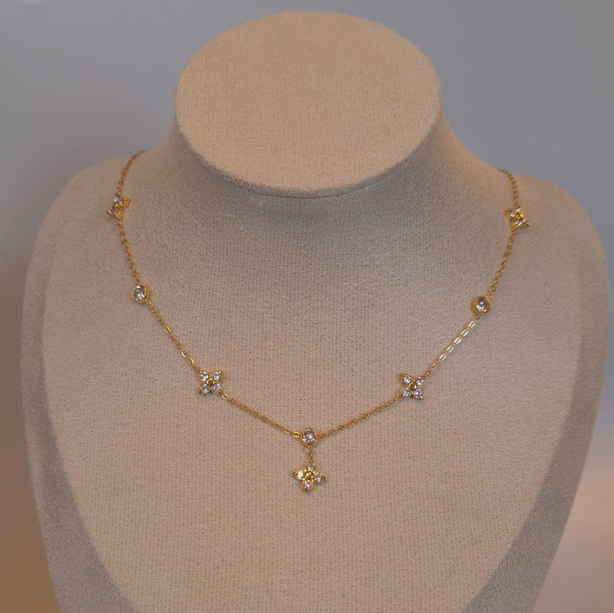 Amora Necklace