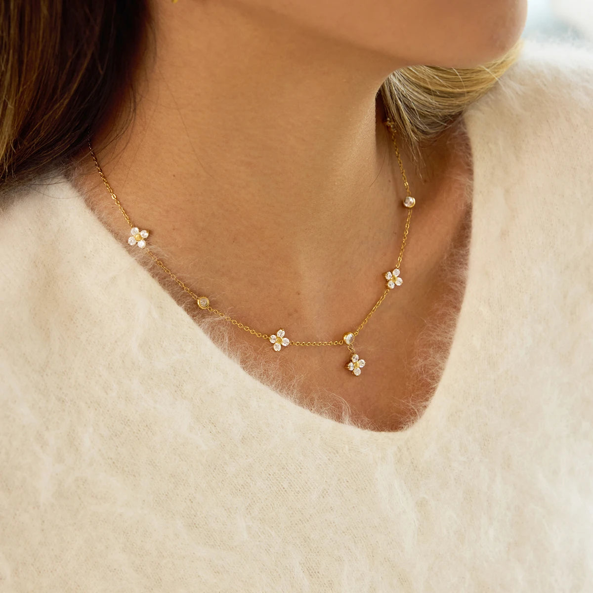 Amora Necklace